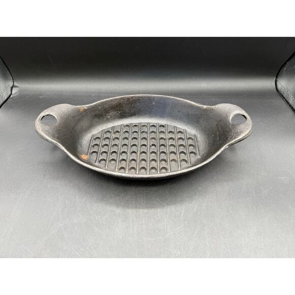 Vintage Oval Cast Iron Grilling Pan - 6”x6” - Picture 8 of 8